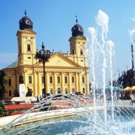 City Center Apartment Debrecen Ngoại thất bức ảnh